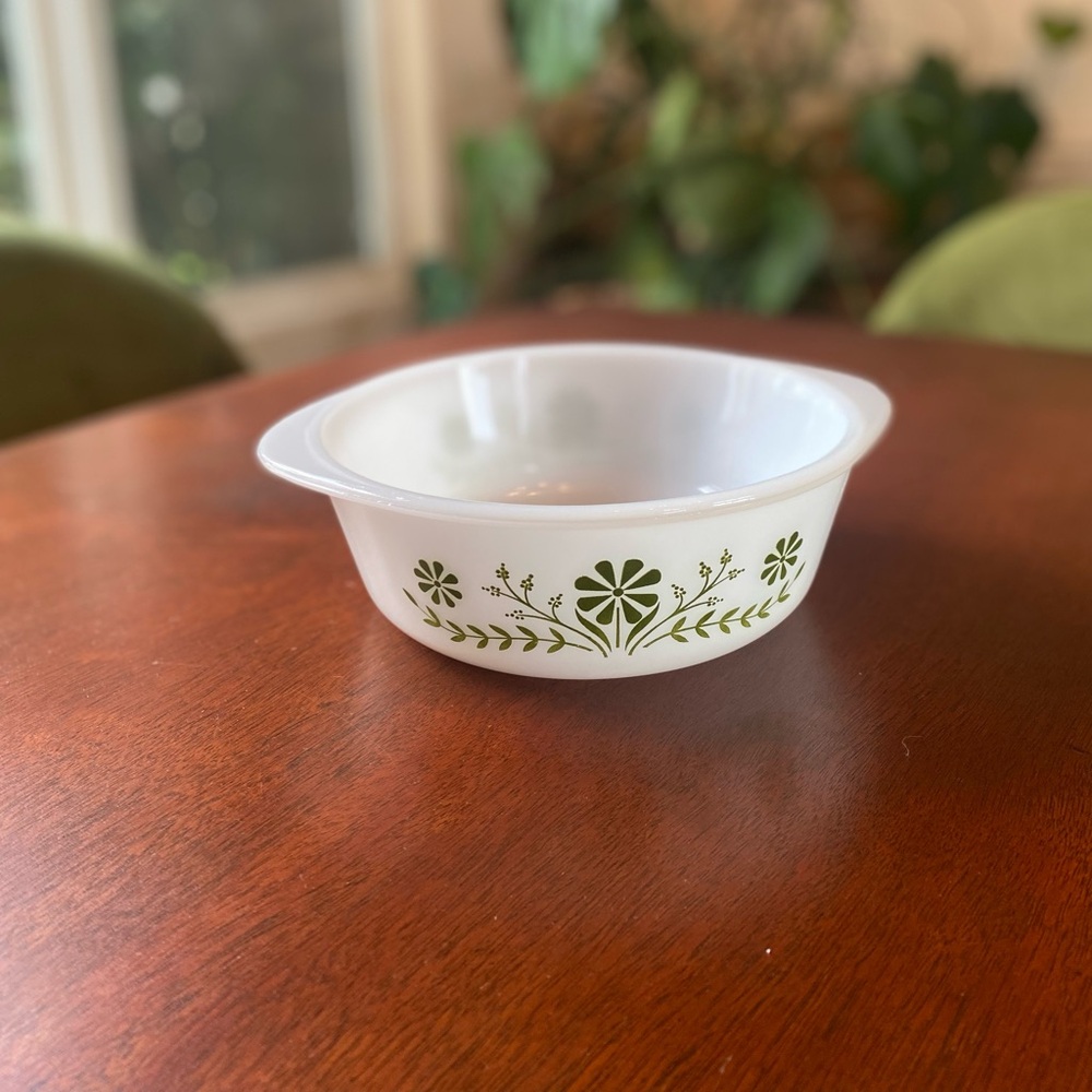 Vintage Glasbake Jeanette Primrose Dream
Green Milk Glass Round Casserole Dish